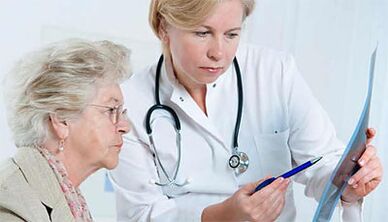 Un paciente con síntomas de osteocondrose torácica consultou a un médico para aclarar o diagnóstico